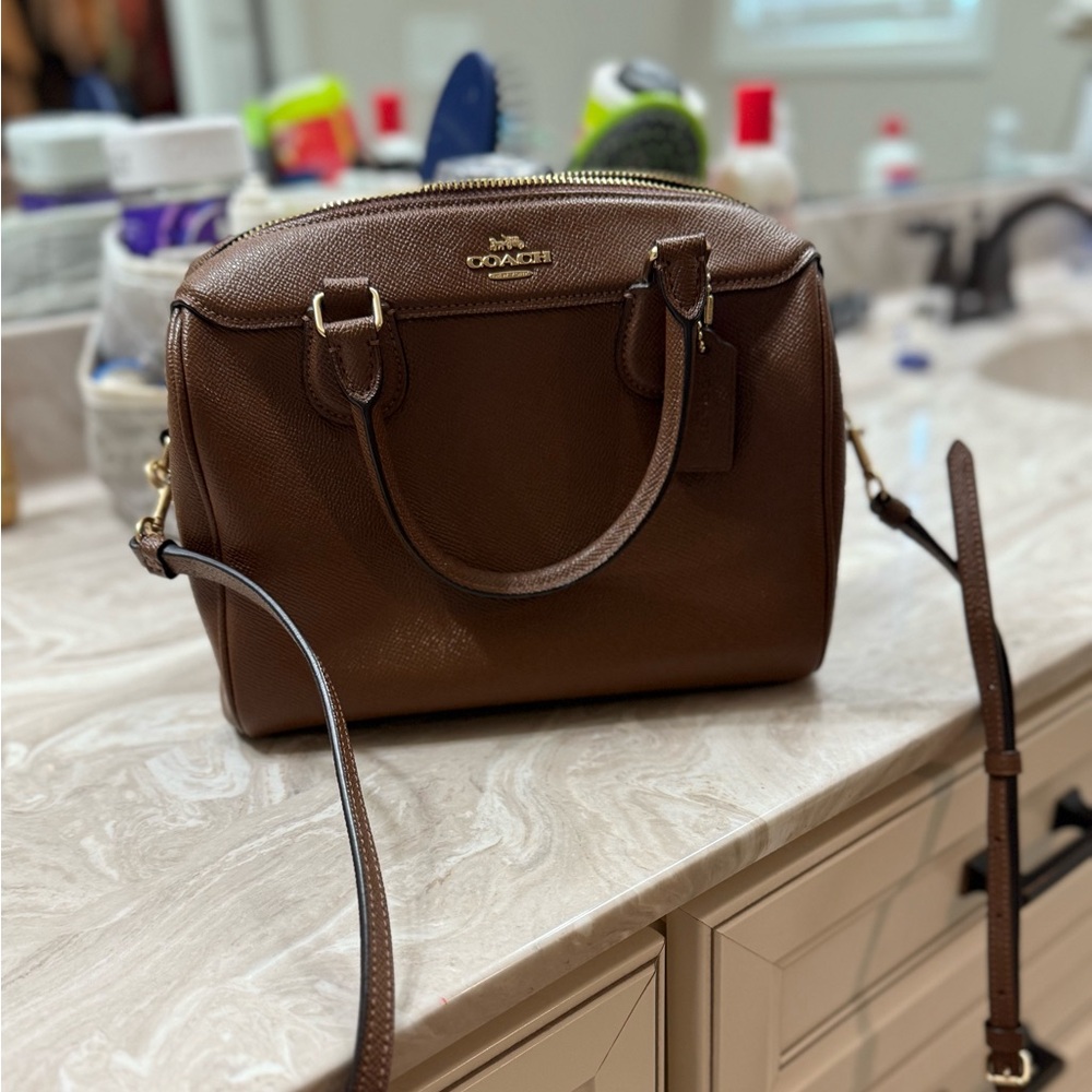 Women’s Coach handbag